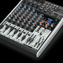 Behringer Xenyx X1204USB 12-Entrées